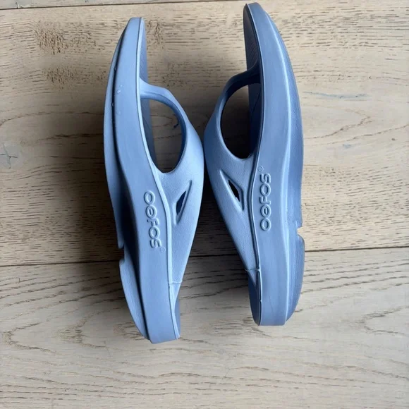 OOFOS FlipFlops - Picture 4 of 4
